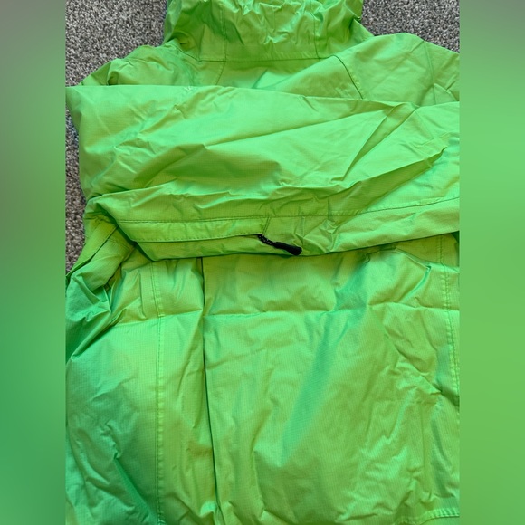 McKinley Women’s Hooded Rain Jacket - Picture 4 of 6